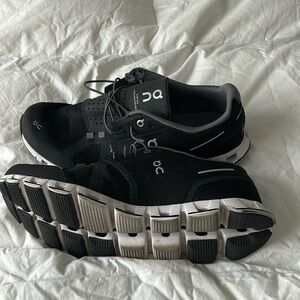 On Cloud Womens Shoe. Size 10